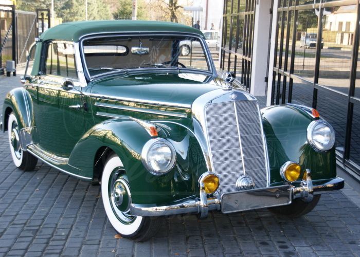 Mercedes Benz 220